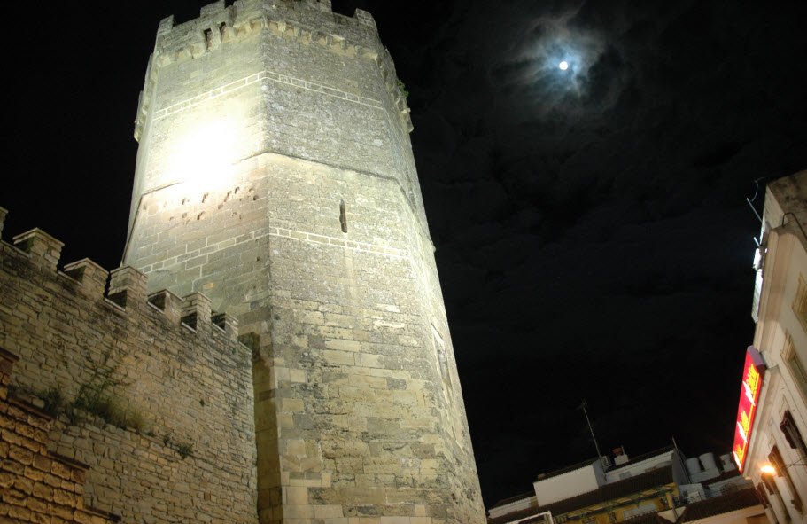 Murallas y Torre de Boabdil, Spain